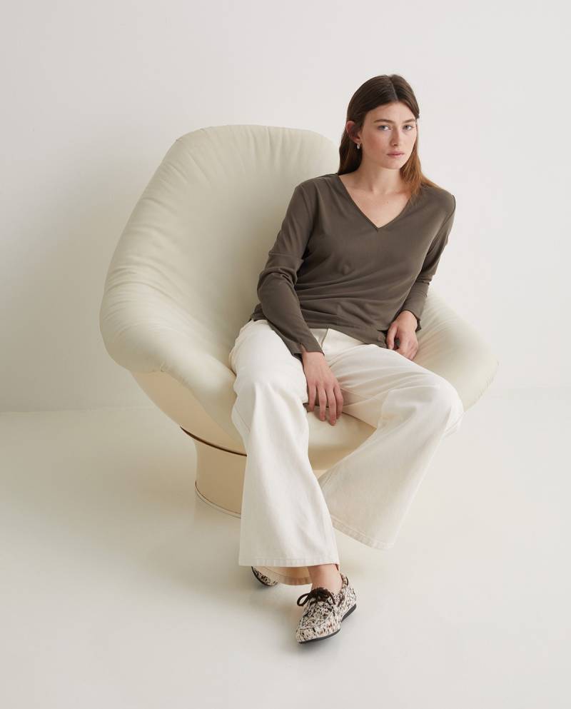 yerse khaki vneck tshirt sketchshop