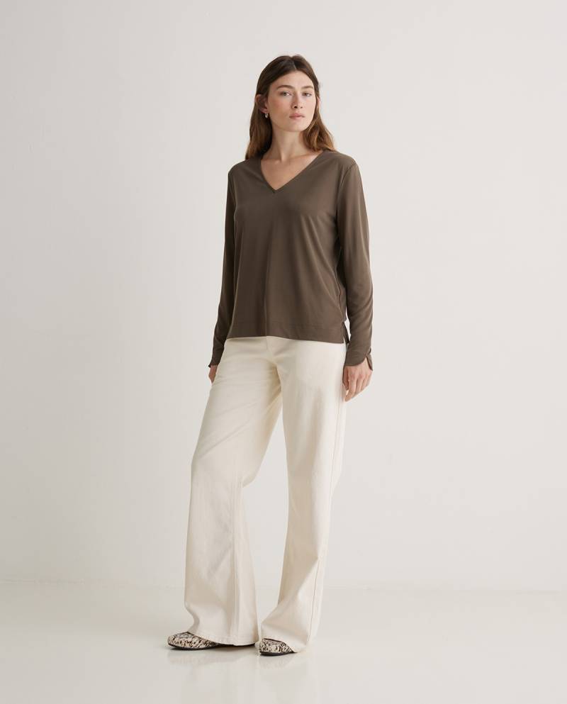 yerse khaki vneck tshirt sketchshop