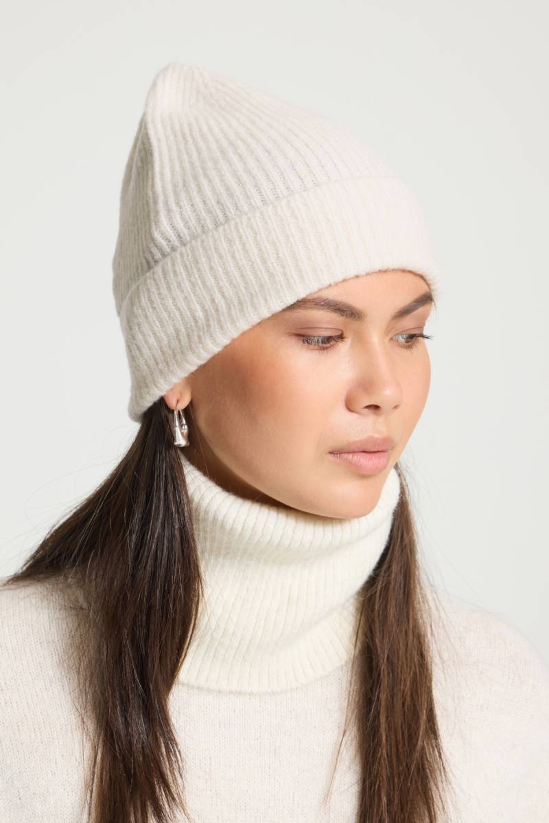 ichi iaivo beanie cloud dancer sketchshop