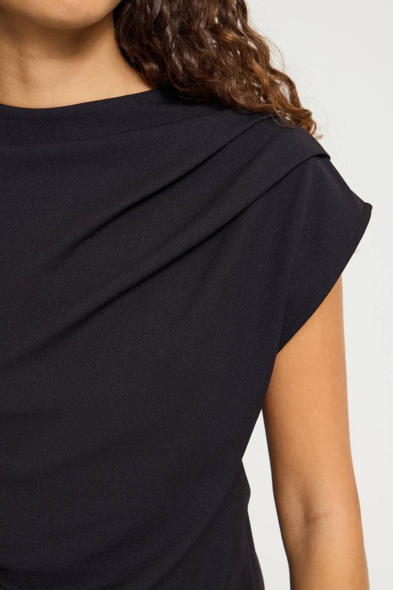 ichi ihkatine top black sketchshop